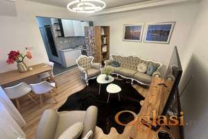 Renoviran trosoban dupleks u mirnom delu Senjaka, 57m2